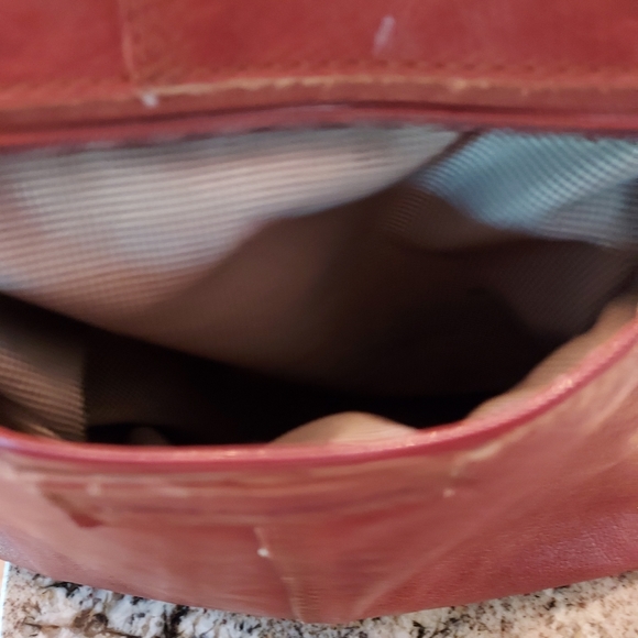 Spikes & Sparrow Whiskey Leather Crossbody Bag :Zip Closure: Snap Pocket Storage - Picture 15 of 16